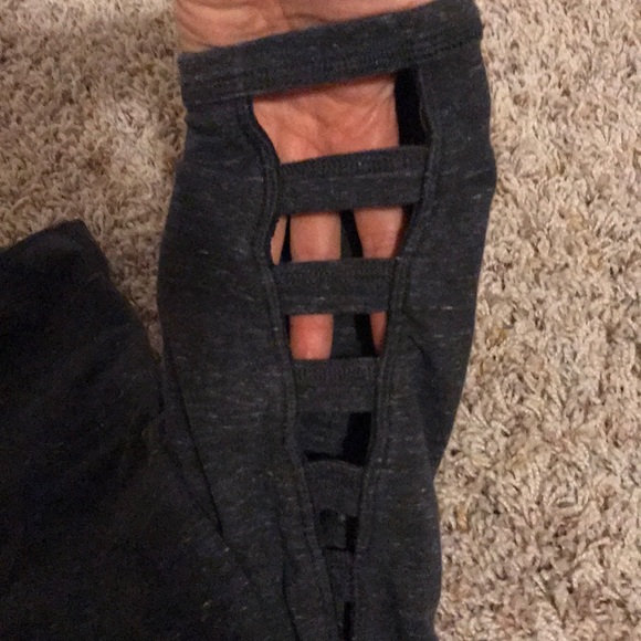 Old Navy Active Leggings - Picture 3 of 3